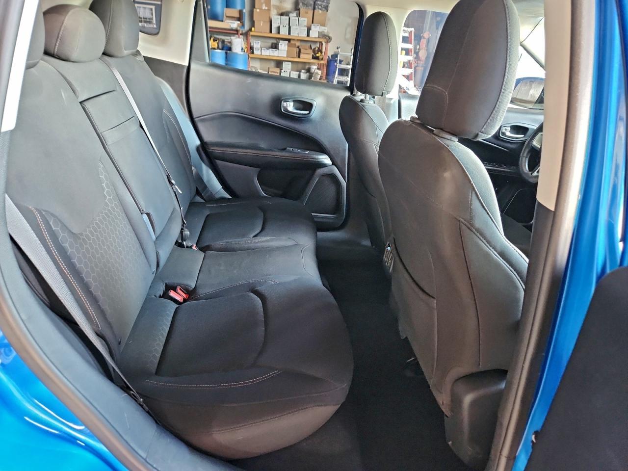 2018 Jeep Compass Sport VIN: 3C4NJDAB4JT107860 Lot: 94961695