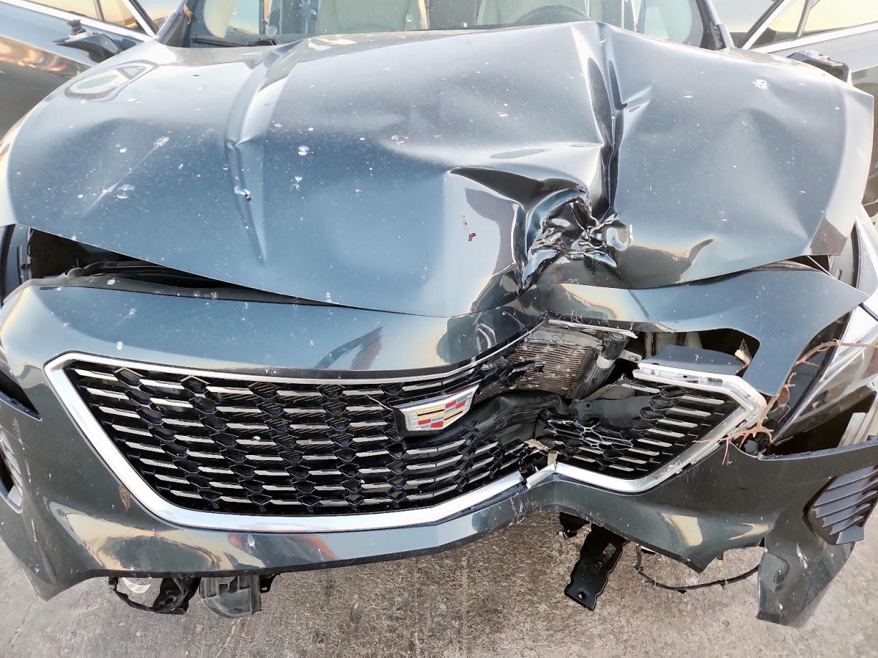 2019 Cadillac Xt4 Luxury VIN: 1GYAZAR40KF113639 Lot: 91204805