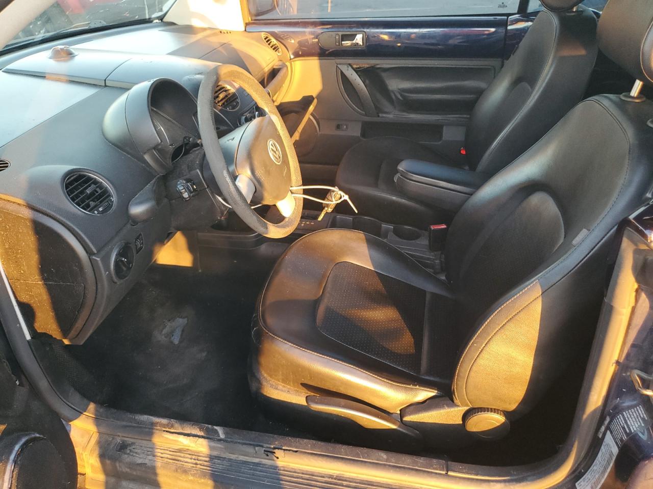 2006 Volkswagen New Beetle Convertible Option Package 1 VIN: 3VWRF31Y66M313875 Lot: 91973495