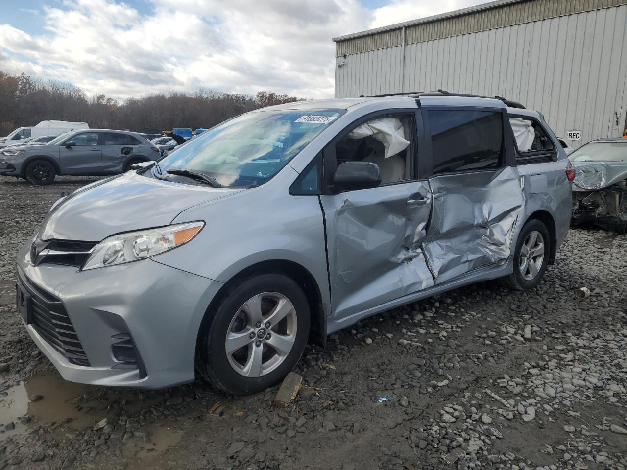2018 Toyota Sienna Le VIN: 5TDKZ3DC7JS959141 Lot: 91685225