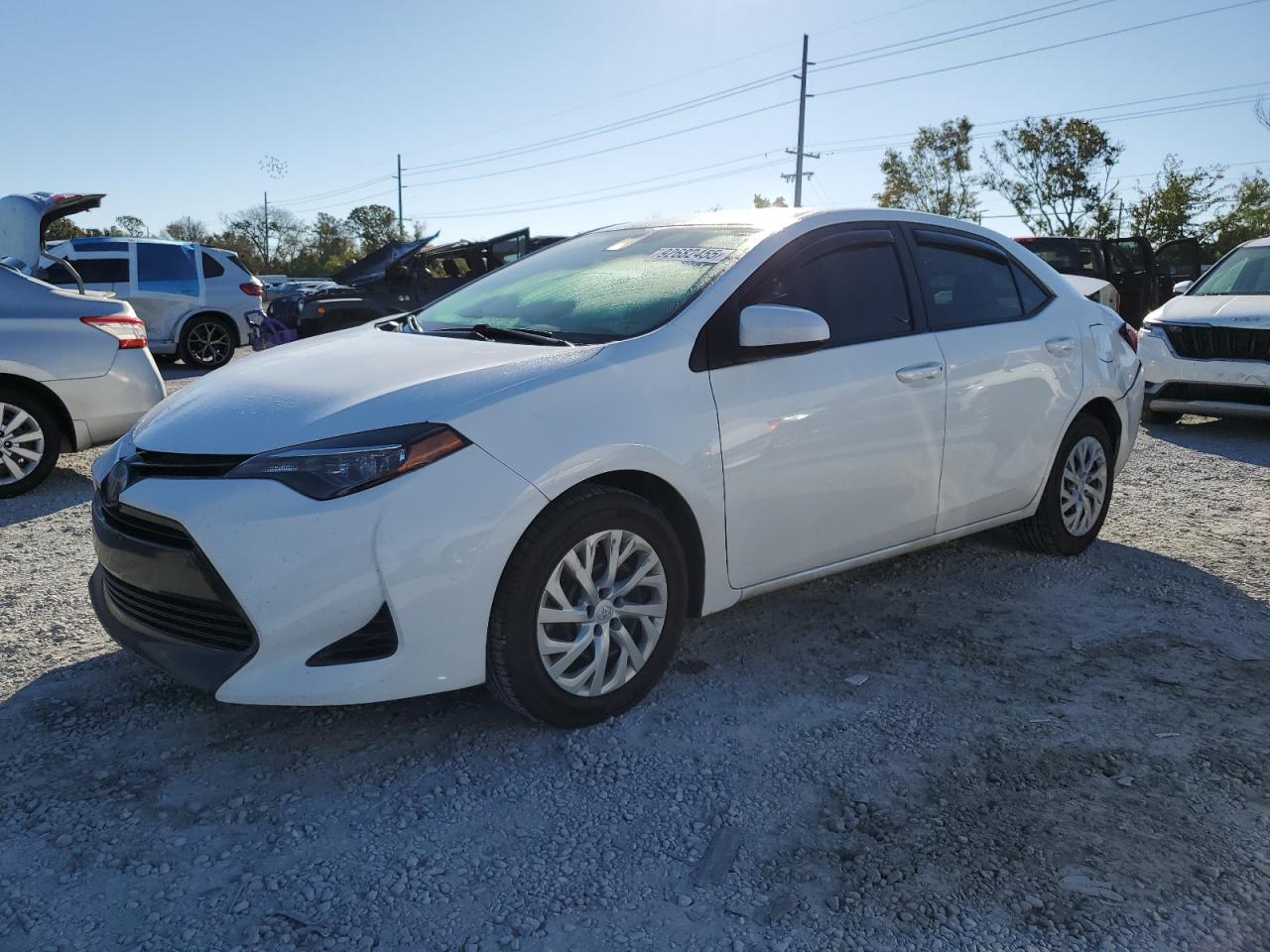 5YFBURHE5HP717626 TOYOTA COROLLA Photo 1