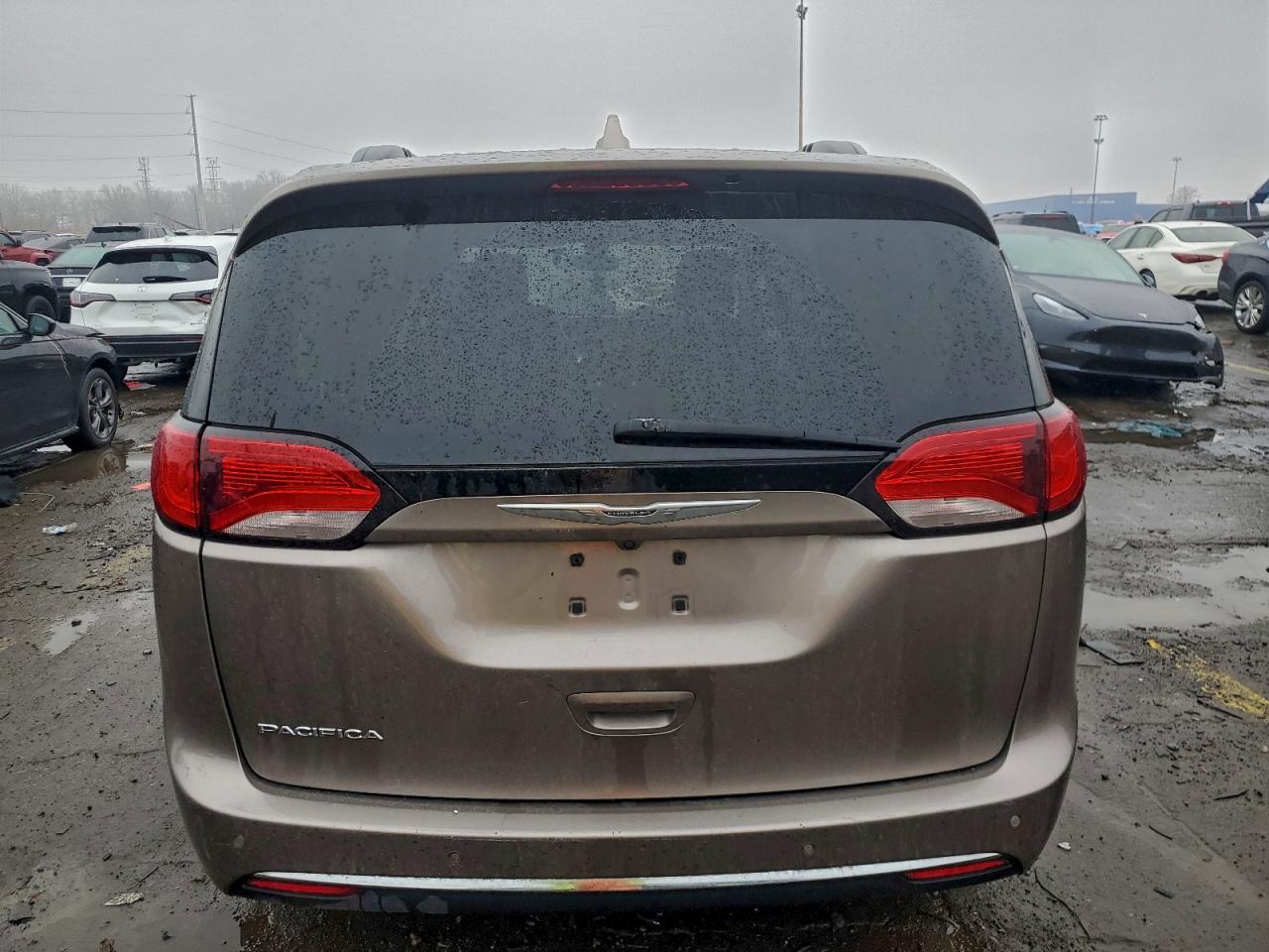 2017 Chrysler Pacifica Touring L VIN: 2C4RC1BG7HR608145 Lot: 94554535