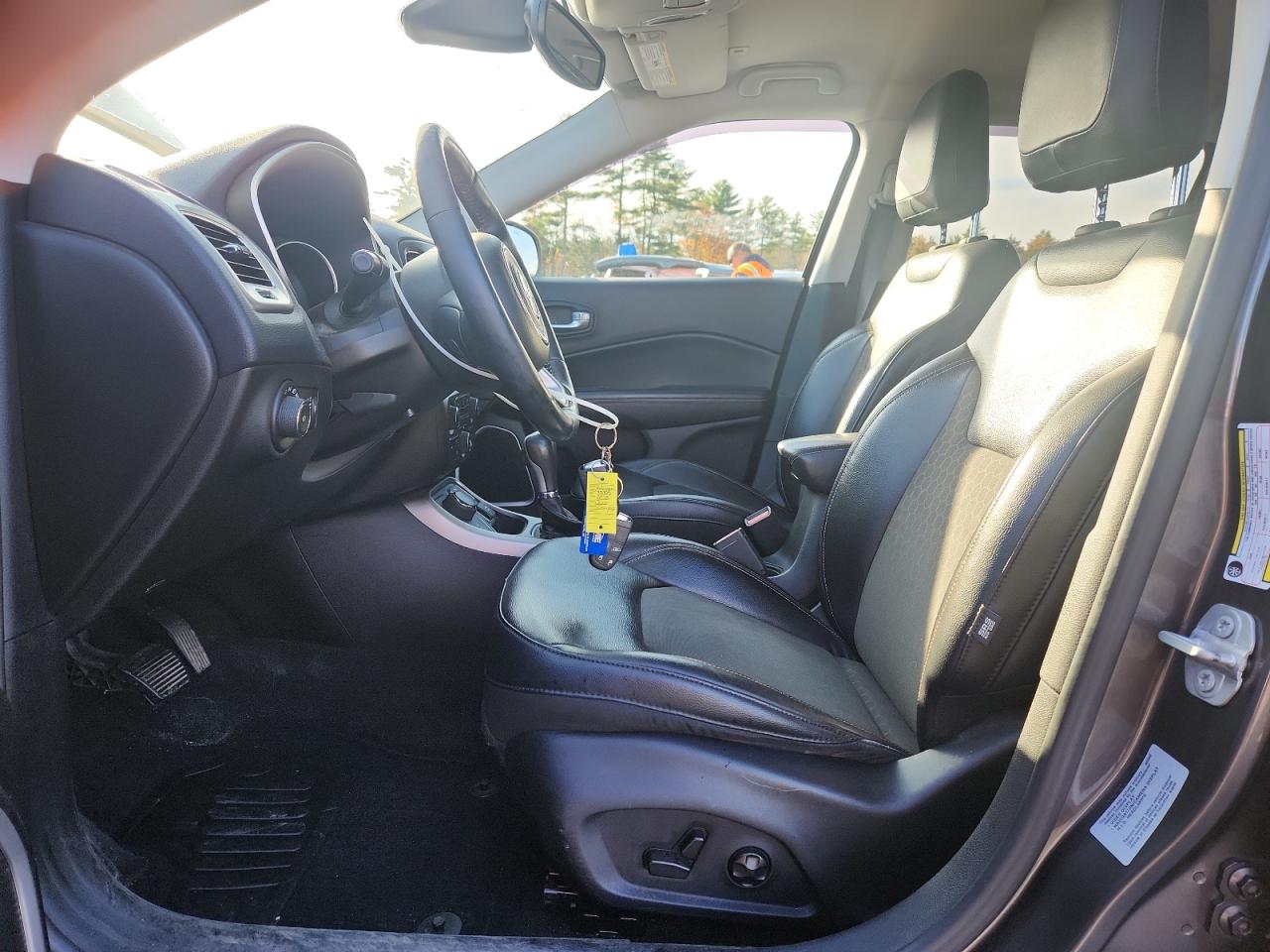 2018 Jeep Compass Latitude VIN: 3C4NJDBB2JT115003 Lot: 90326585