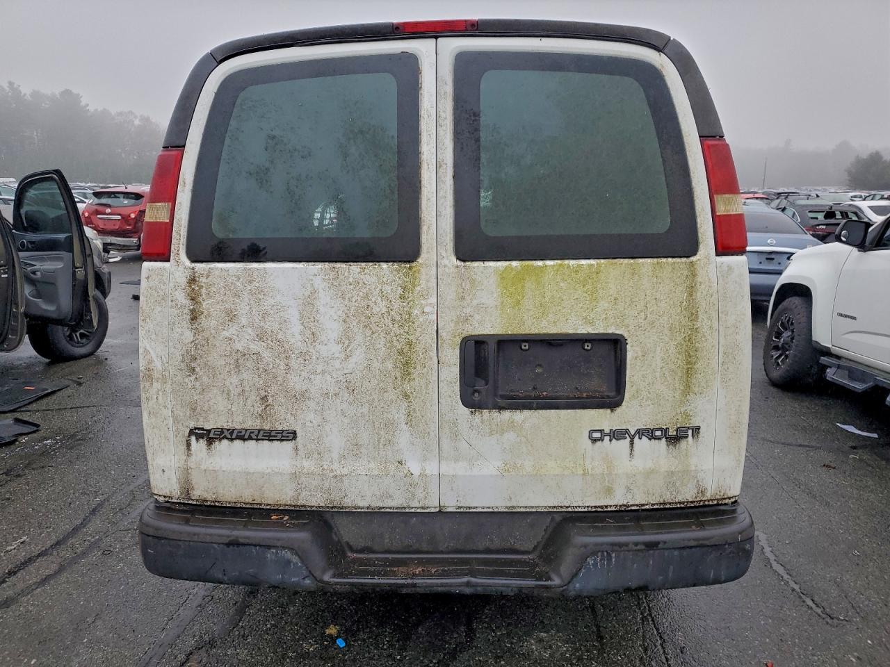 2005 Chevrolet Express G1500 VIN: 1GCFG15X251101222 Lot: 94230435