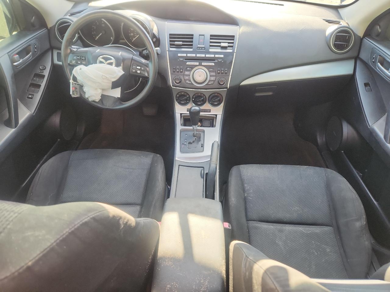 2011 Mazda 3 I VIN: JM1BL1VFXB1404018 Lot: 92120835