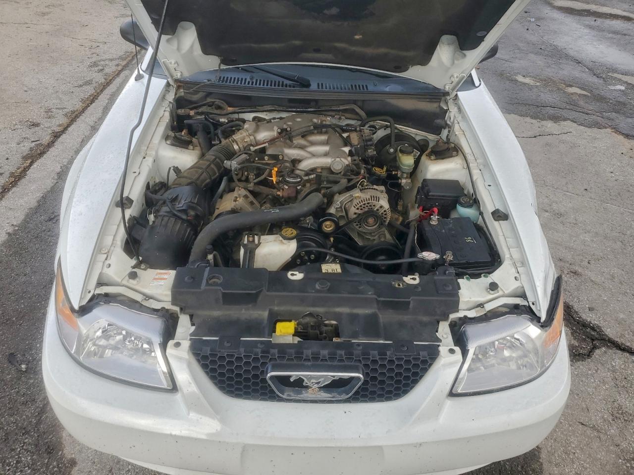 2000 Ford Mustang VIN: 1FAFP404XYF242390 Lot: 92295535