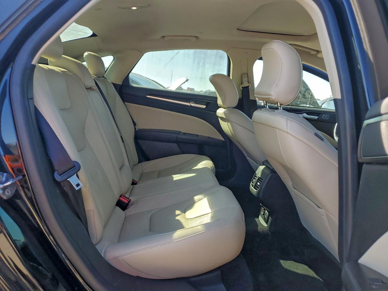 2017 Ford Fusion Titanium Hev VIN: 3FA6P0RU6HR317567 Lot: 92376935