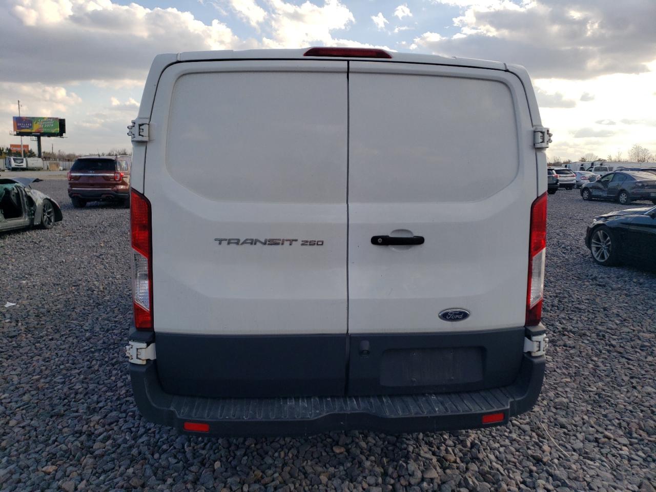 2018 Ford Transit 250 Delivery Van VIN: 1FTYR1ZM2JKA31390 Lot: 90470645