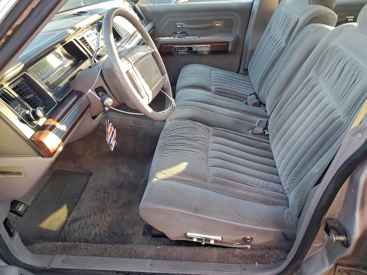 1990 Ford Crown Victoria Lx VIN: 2FACP74F4LX113719 Lot: 94689595