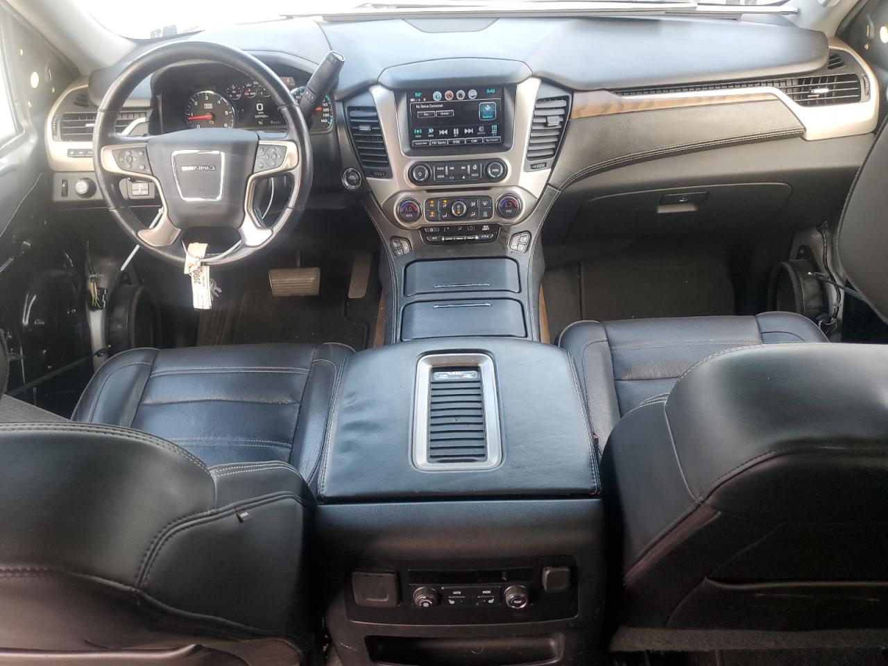 2020 GMC Yukon Xl Denali VIN: 1GKS1HKJ4LR185586 Lot: 82598775