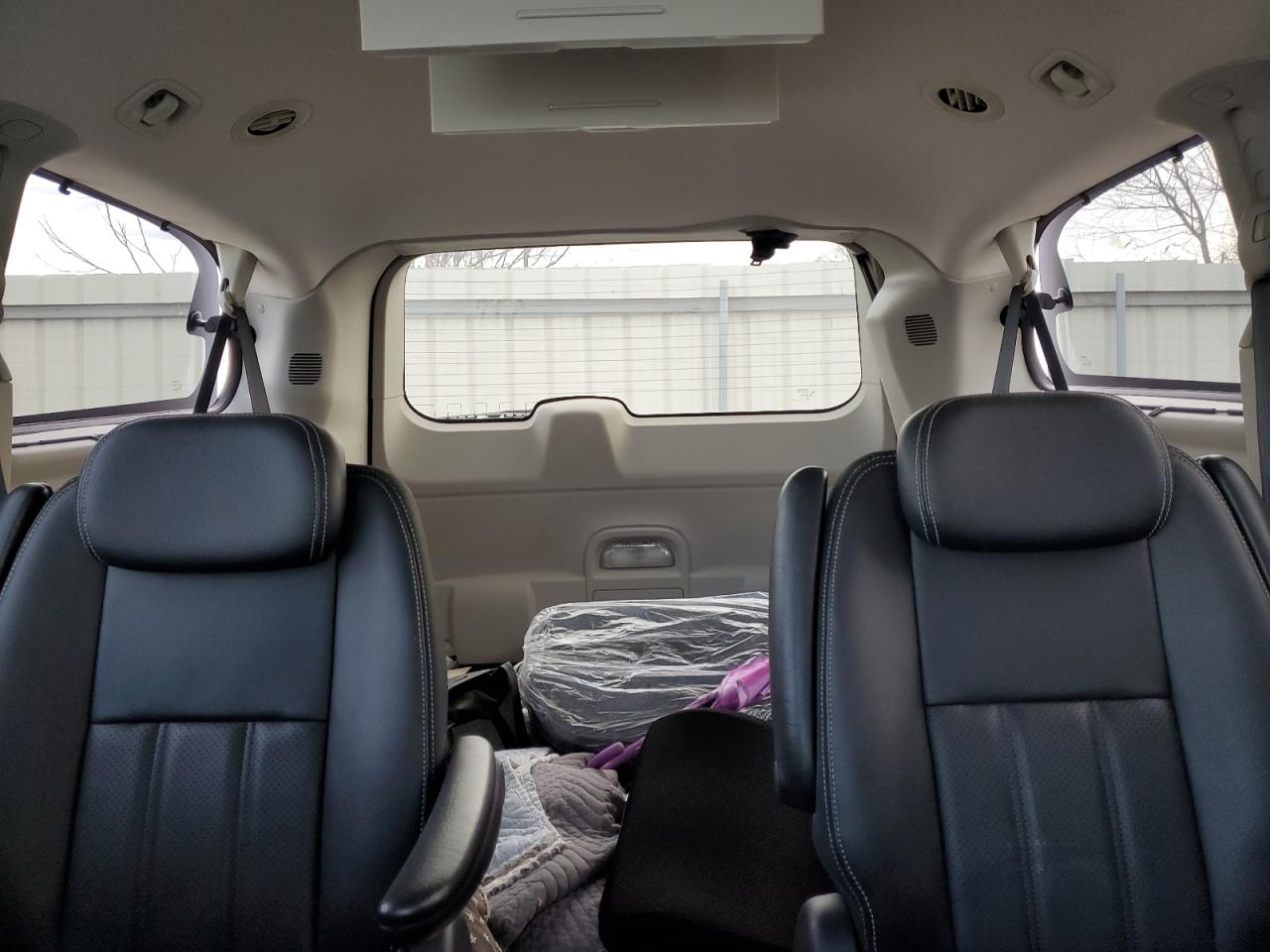 2010 Chrysler Town & Country Touring Plus VIN: 2A4RR8D17AR415803 Lot: 92687255