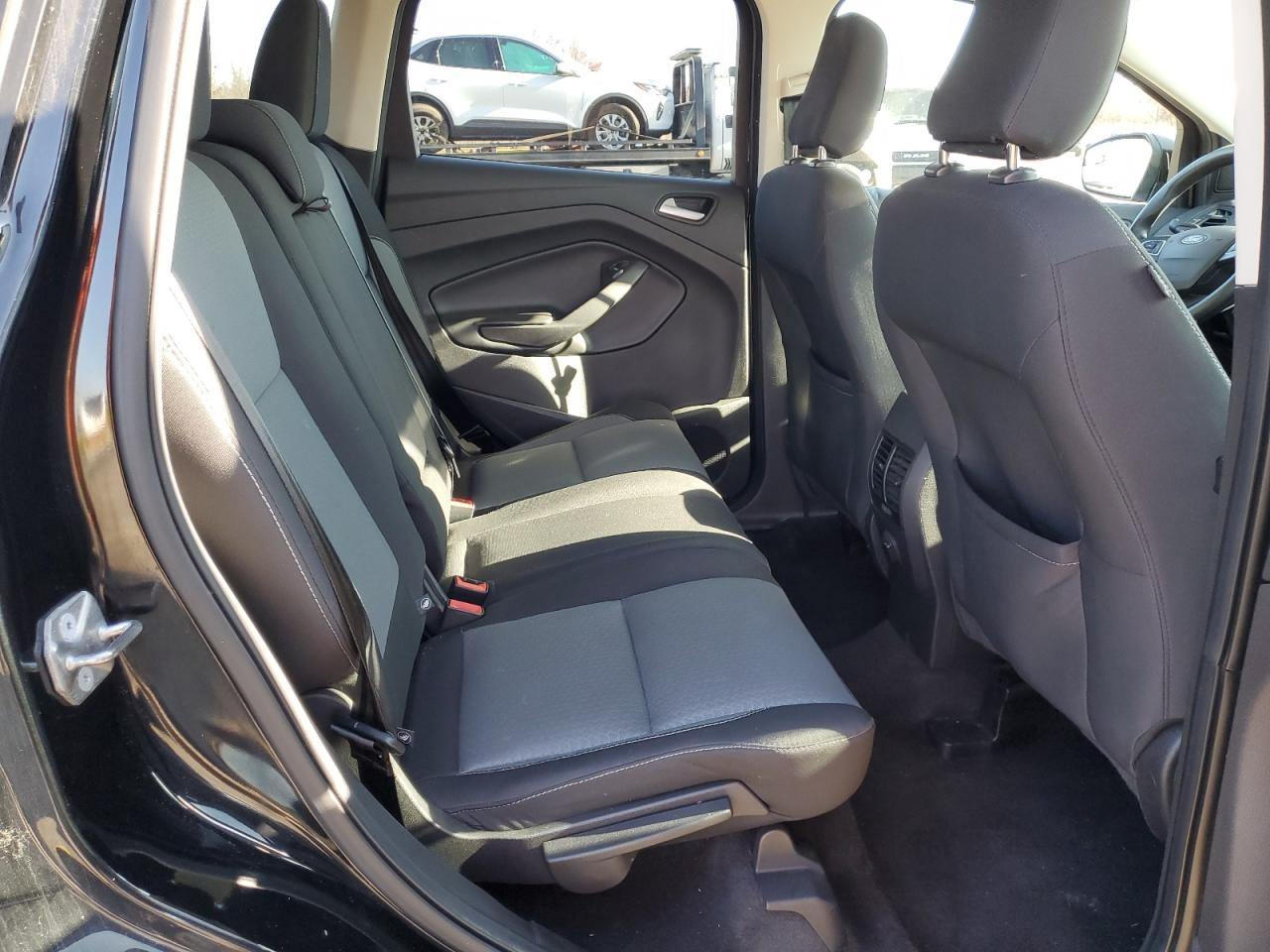 2018 Ford Escape Se VIN: 1FMCU9GD4JUB29783 Lot: 92398335