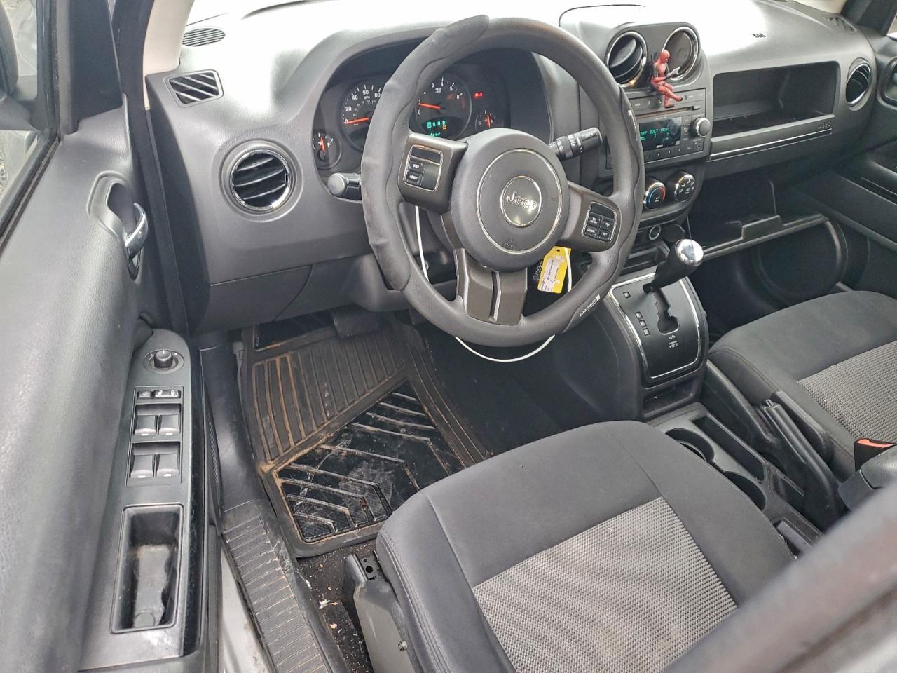 2011 Jeep Compass Sport VIN: 1J4NT1FB5BD229372 Lot: 92392375