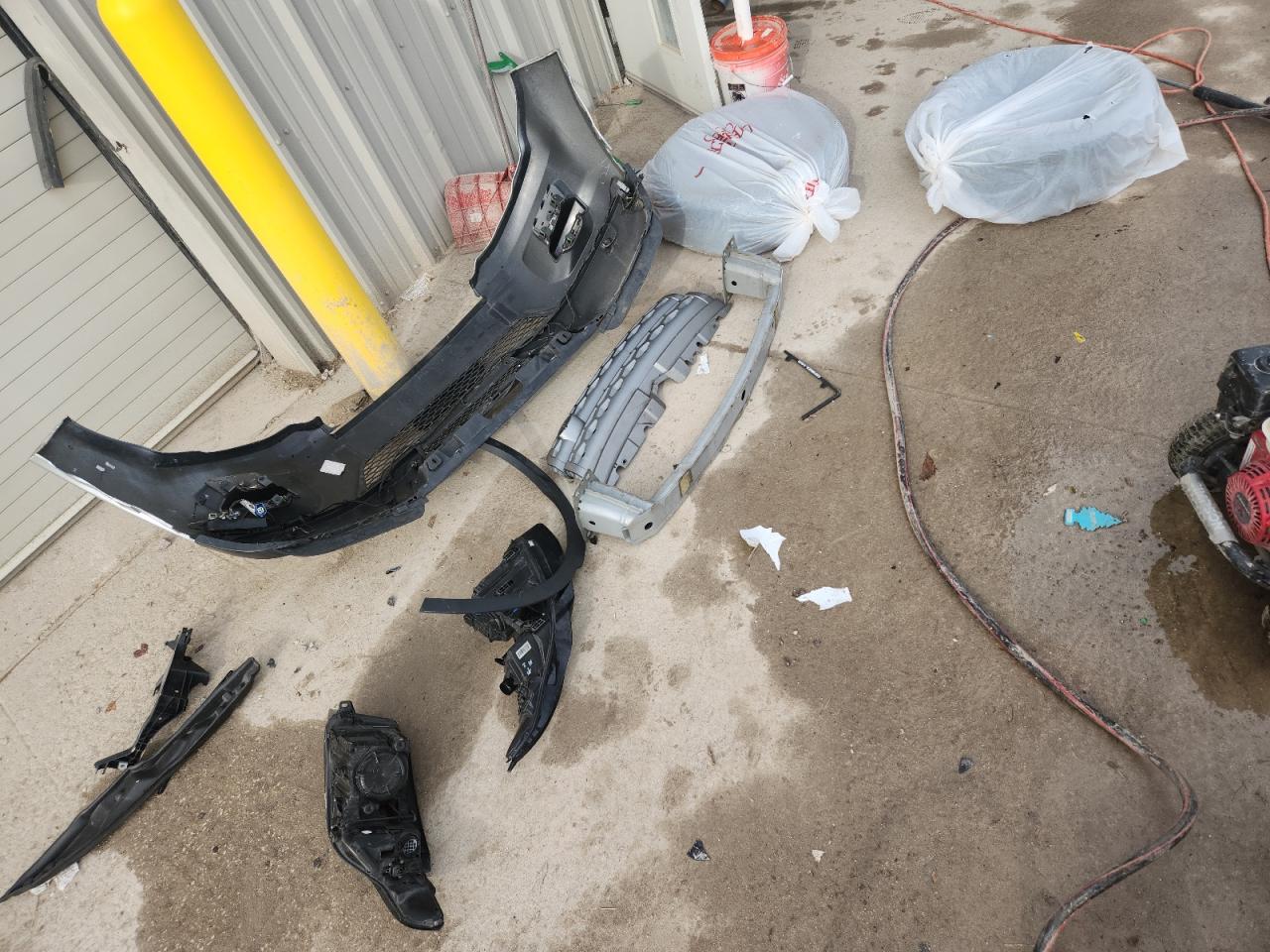 2015 Land Rover Range Rover Evoque Pure VIN: SALVN2BGXFH995113 Lot: 92906845