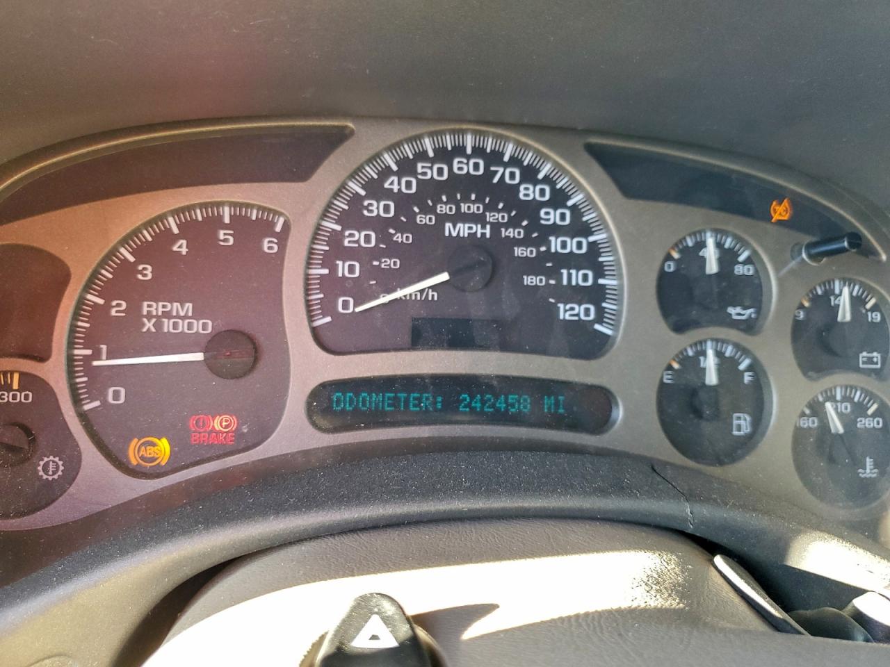 2004 GMC Yukon Xl Denali VIN: 1GKFK66U84J329261 Lot: 94162305