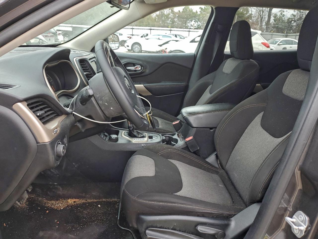 2018 Jeep Cherokee Latitude VIN: 1C4PJMCX1JD521234 Lot: 93882955