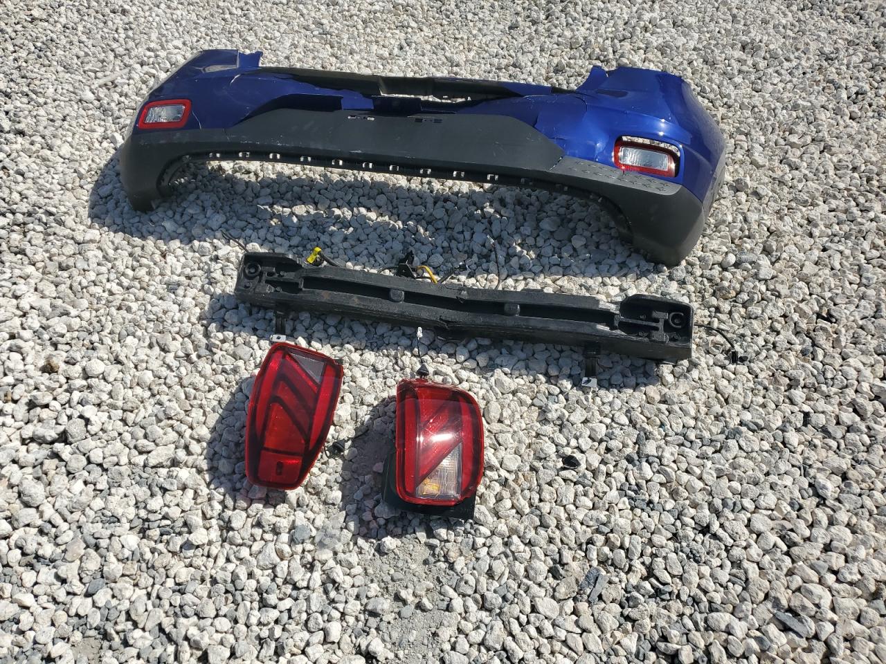 2023 Hyundai Venue Sel VIN: KMHRC8A31PU210417 Lot: 90785845