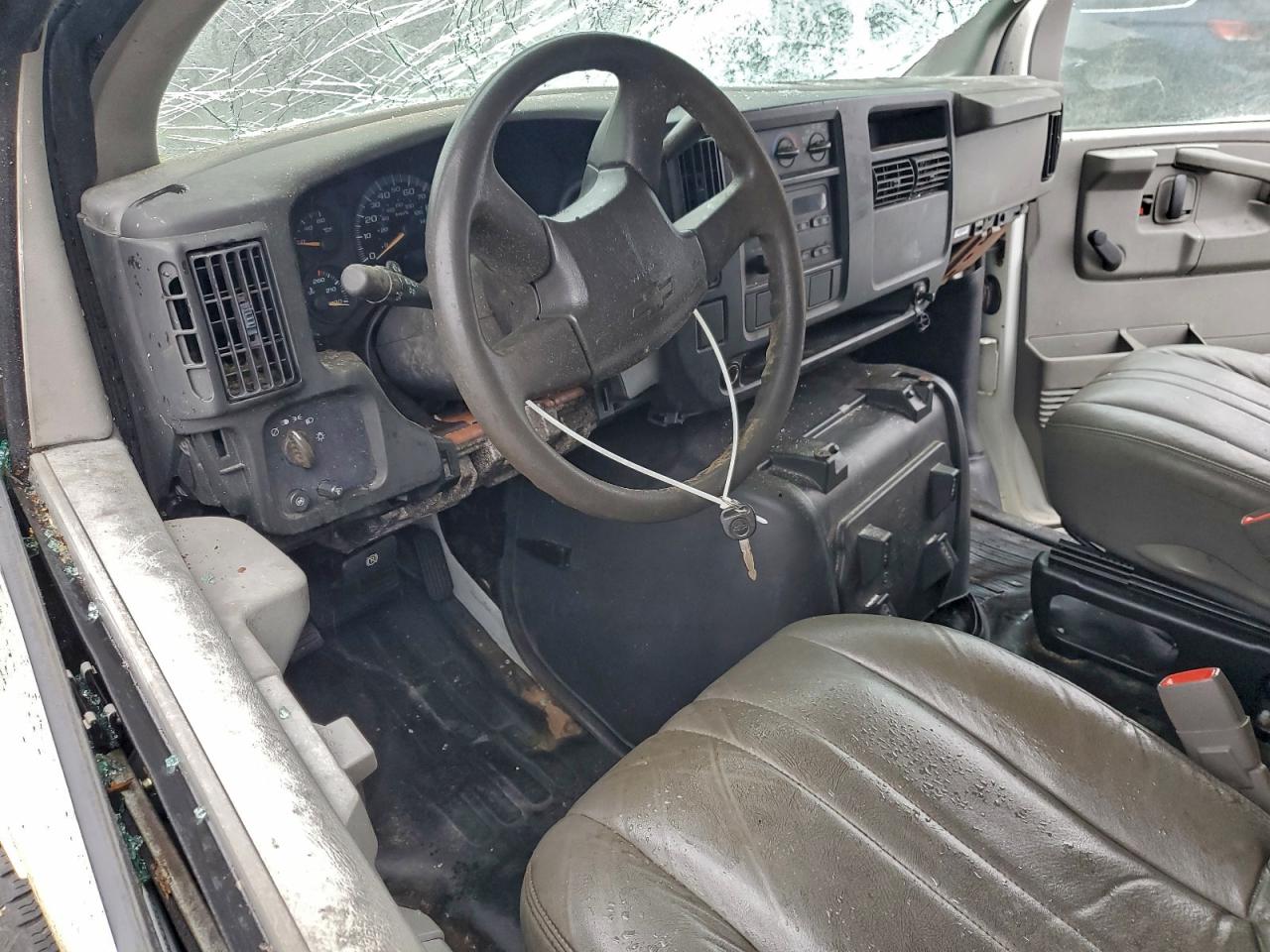 2005 Chevrolet Express G1500 VIN: 1GCFG15X251101222 Lot: 94230435