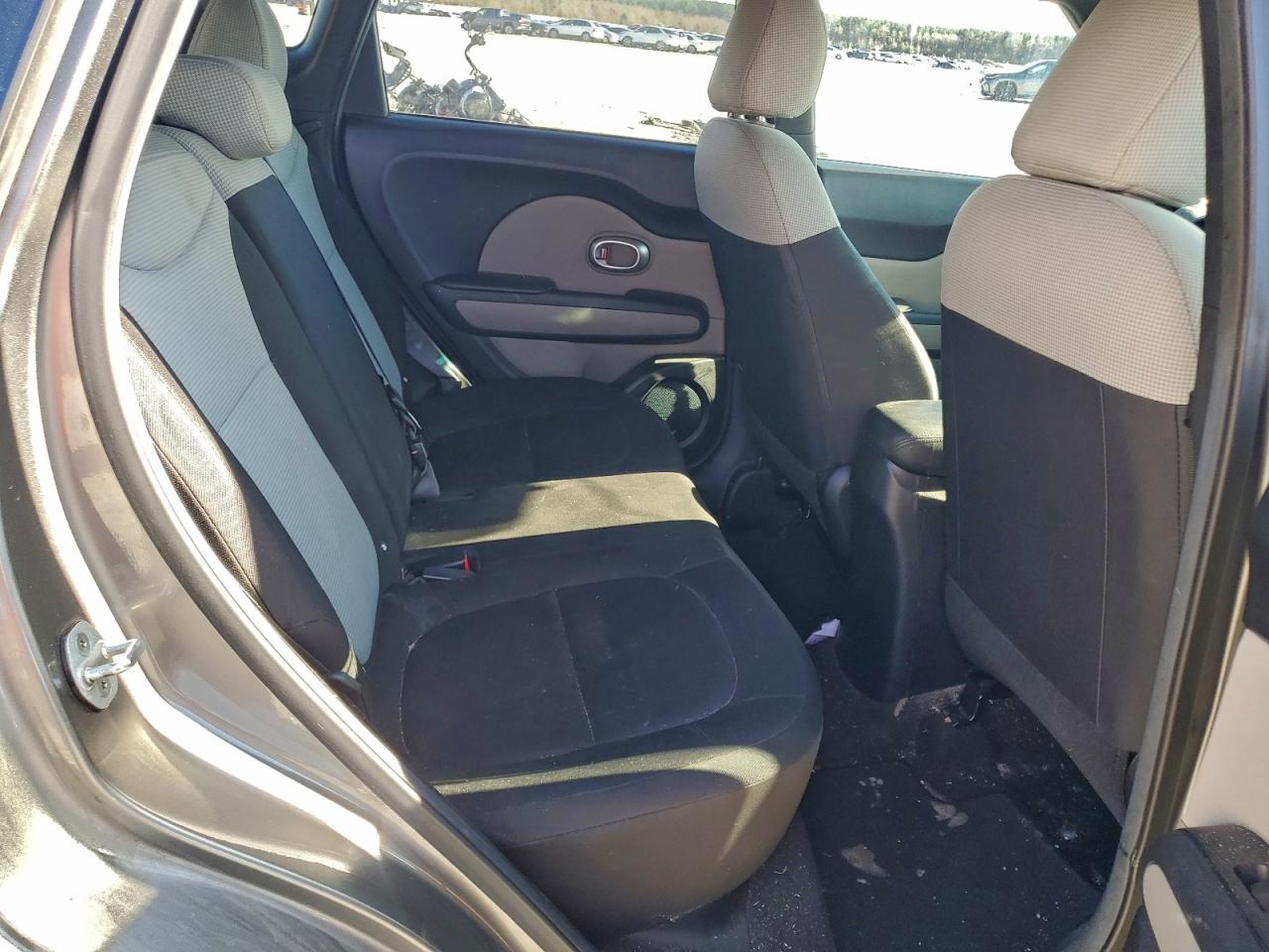 2016 Kia Soul VIN: KNDJN2A28G7370597 Lot: 93778405