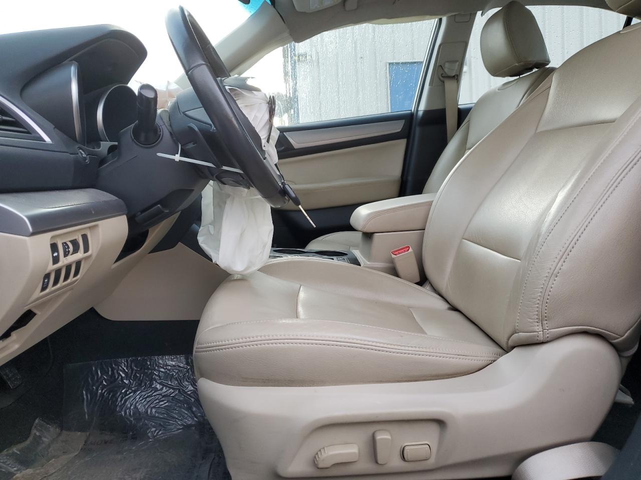 2015 Subaru Legacy 2.5I Premium VIN: 4S3BNAC67F3063264 Lot: 92527905