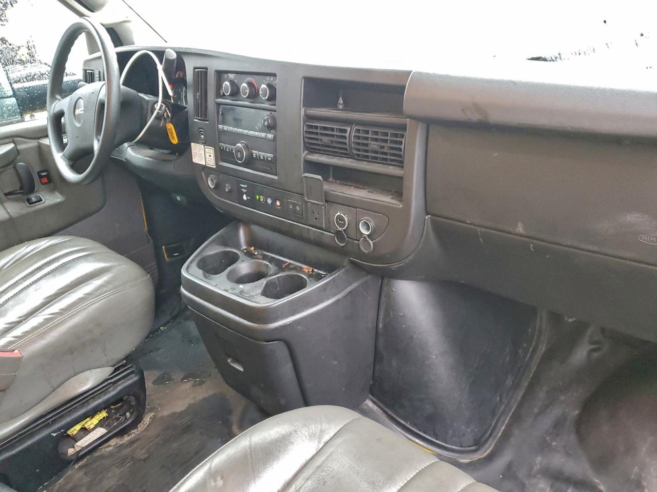 2021 GMC Savana Cut - Box Truck VIN: 7GZ37TC72MN005649 Lot: 94289715