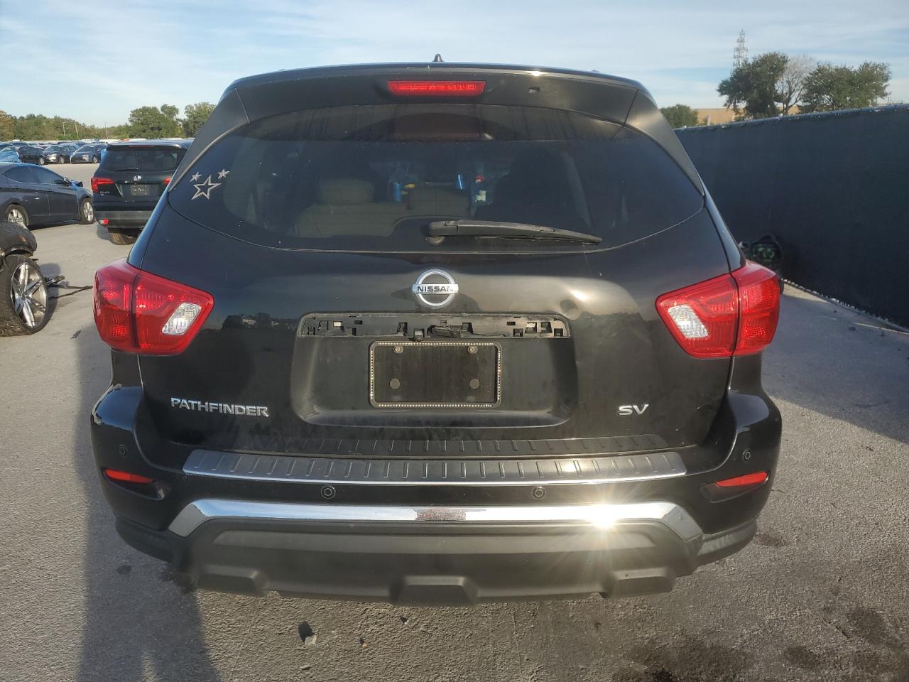 2018 Nissan Pathfinder S VIN: 5N1DR2MNXJC679196 Lot: 92516925
