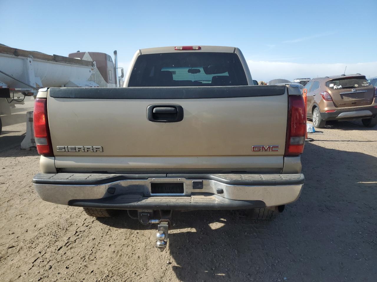 2004 GMC Sierra K2500 Crew Cab VIN: 1GTGK23U94F124449 Lot: 82589675