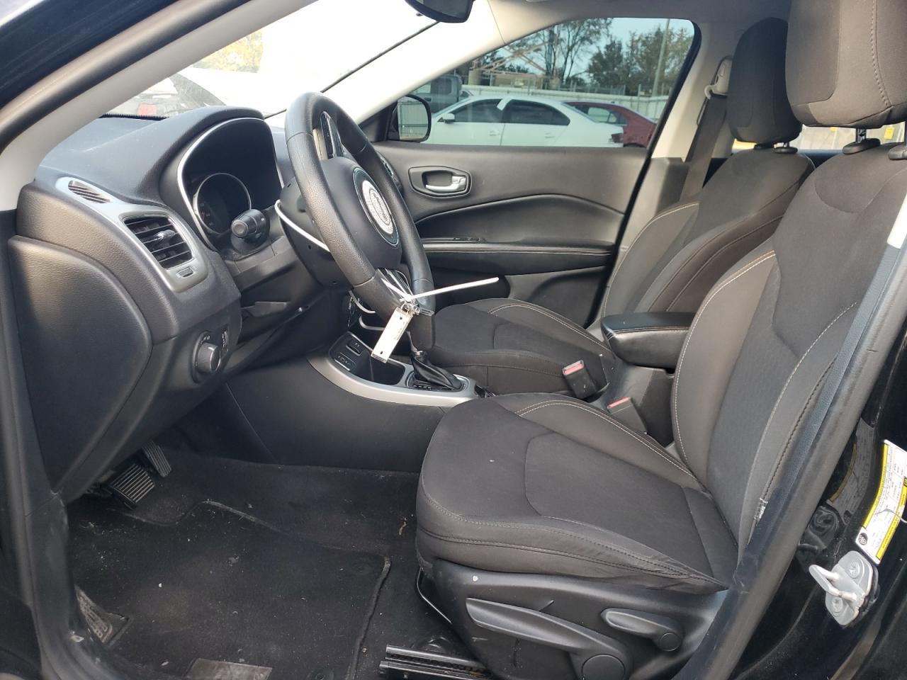 2018 Jeep Compass Sport VIN: 3C4NJCABXJT215037 Lot: 91268515