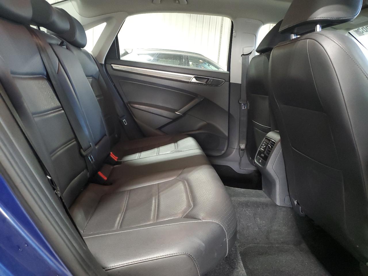 2017 Volkswagen Passat Se VIN: 1VWBT7A33HC079415 Lot: 93400565