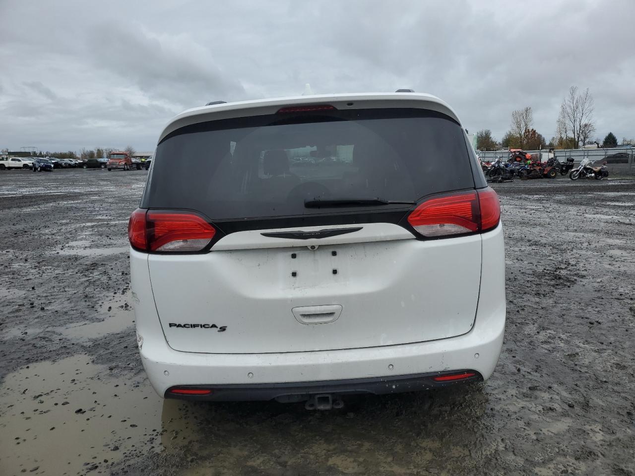 2018 Chrysler Pacifica Touring L Plus VIN: 2C4RC1EG5JR307651 Lot: 92678125