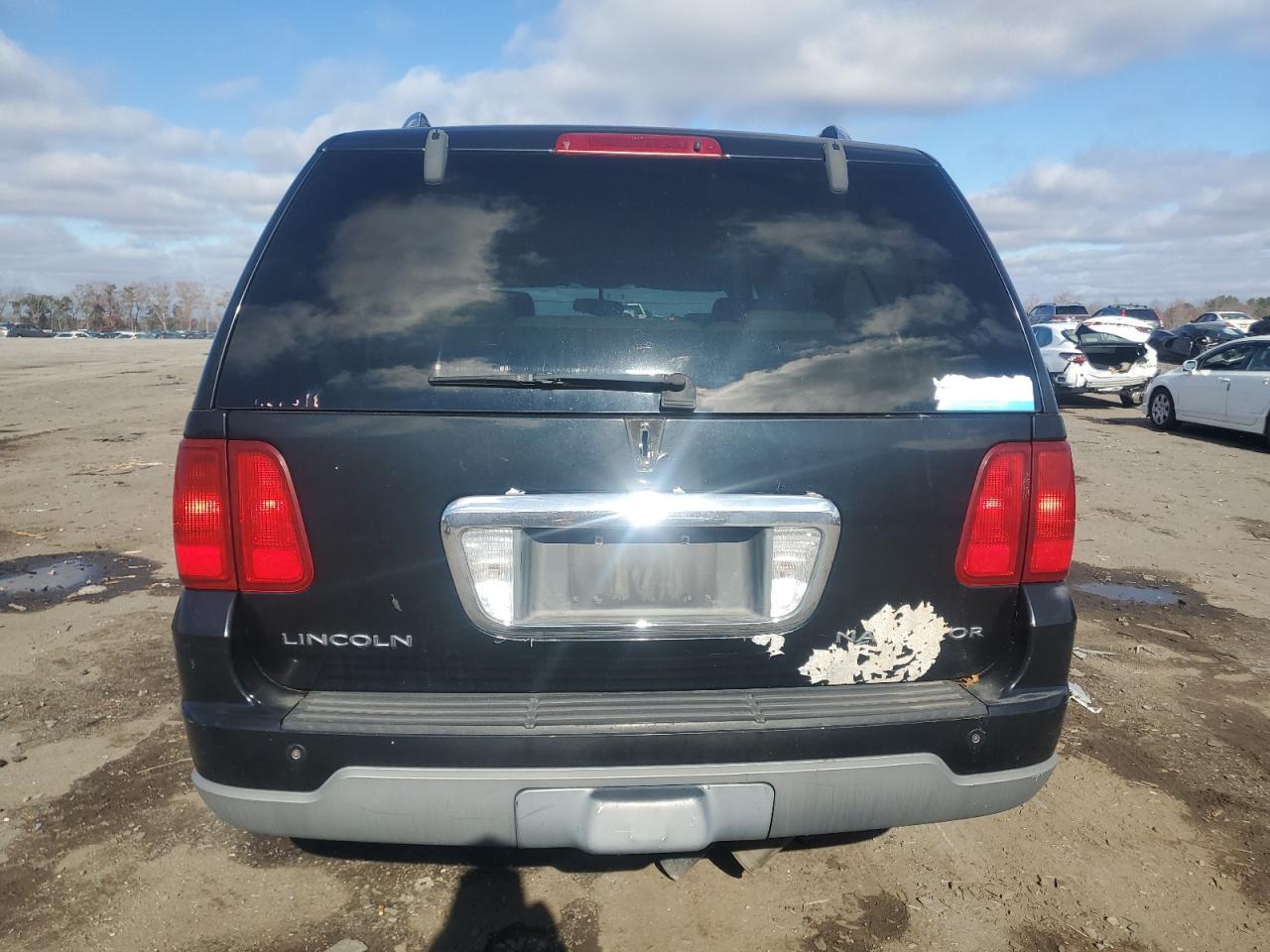 2004 Lincoln Navigator VIN: 5LMFU28RX4LJ38347 Lot: 93520295