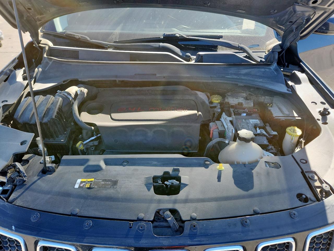 2018 Jeep Compass Limited VIN: 3C4NJDCB9JT283994 Lot: 92535865