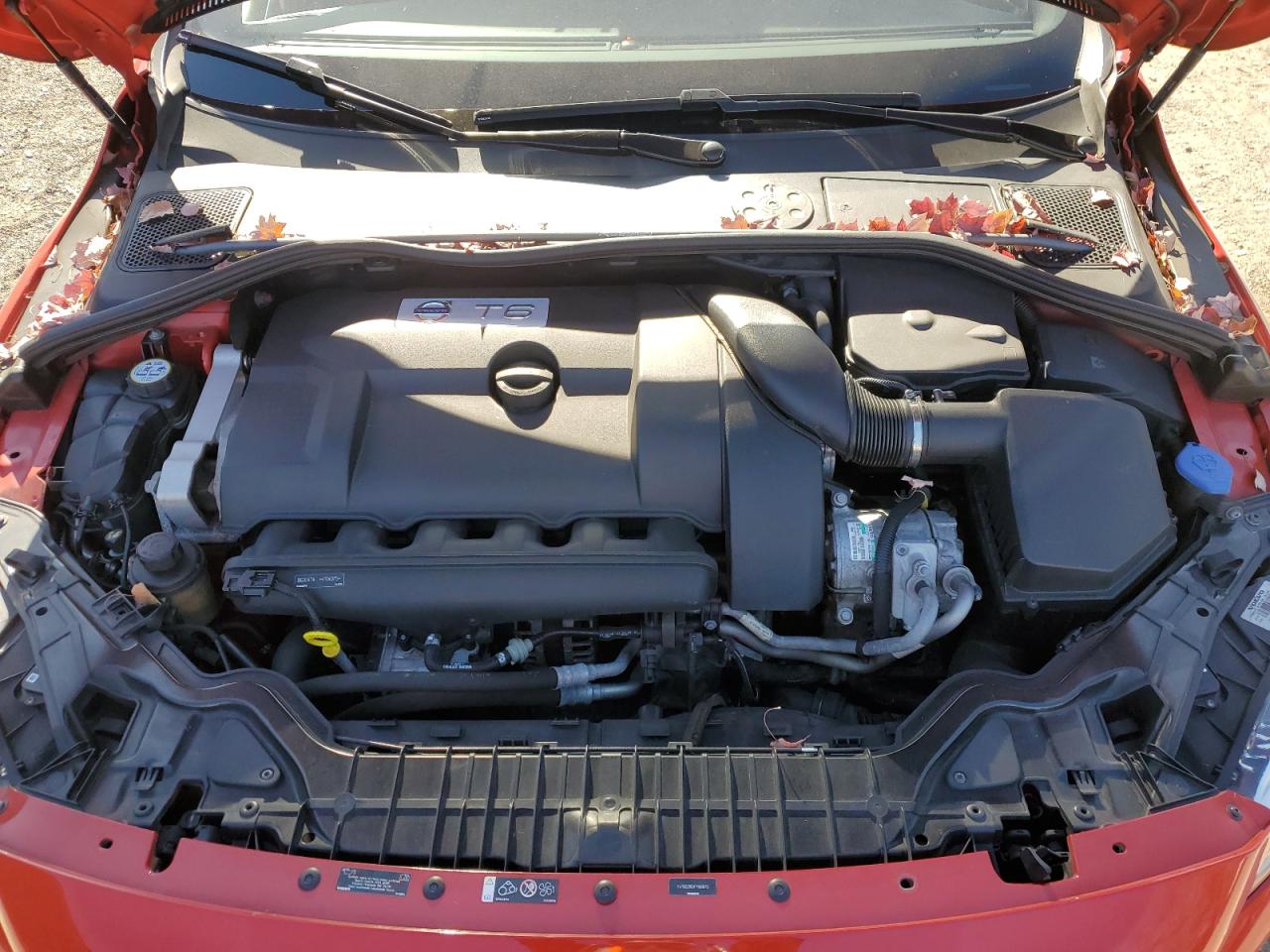 2015 Volvo V60 R Design VIN: YV1902SG1F1190613 Lot: 92545465