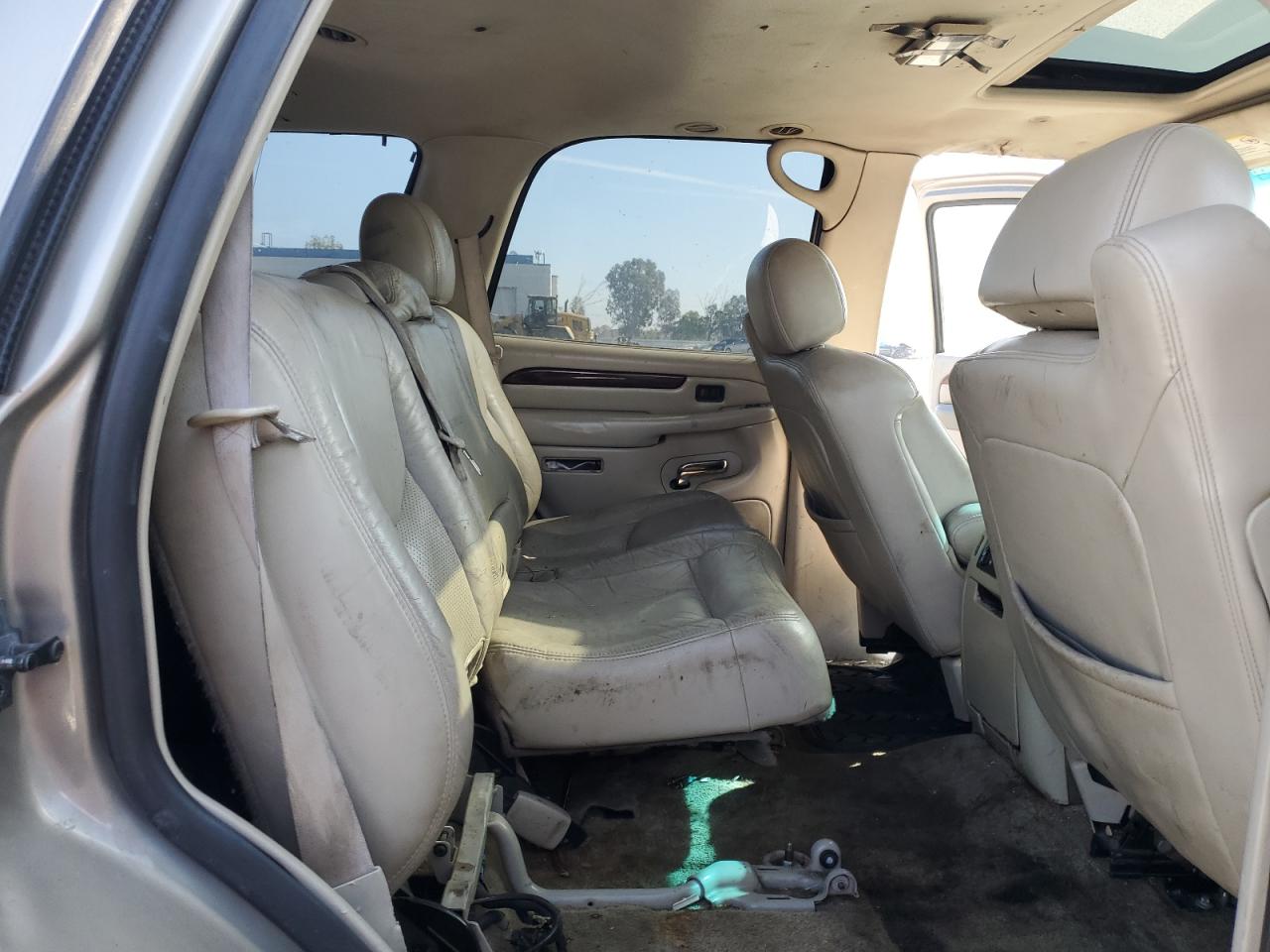 2002 Cadillac Escalade Luxury VIN: 1GYEK63NX2R243057 Lot: 85420345