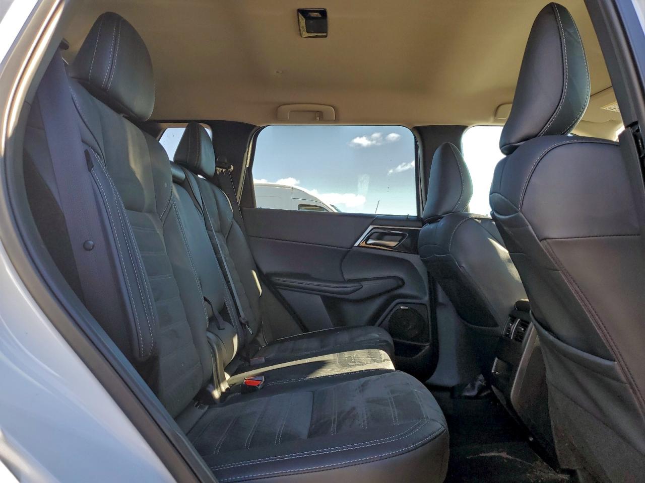 2025 Mitsubishi Outlander Se VIN: JA4J4VA84SZ042979 Lot: 93745215