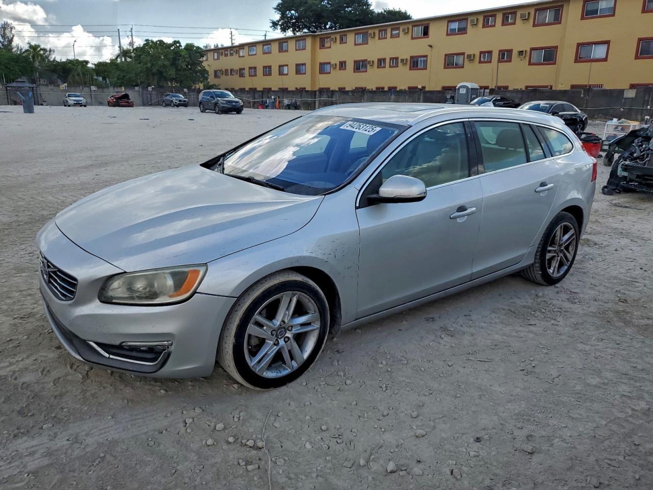 2015 Volvo V60 Platinum