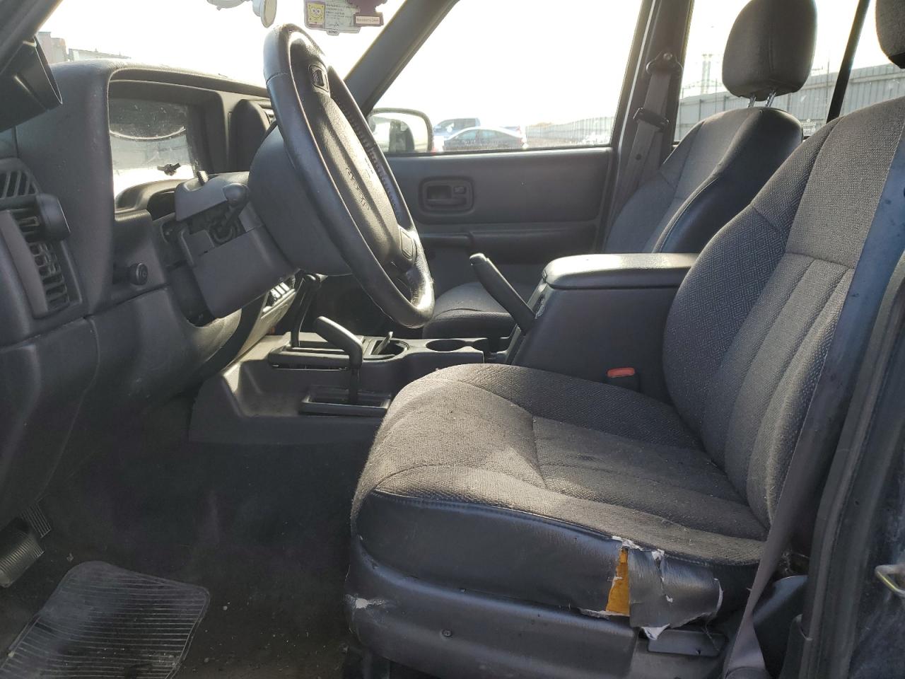 2000 Jeep Cherokee Classic VIN: 1J4FF58S0YL143207 Lot: 92051735