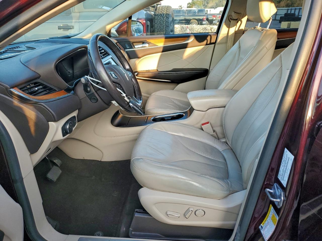 2019 Lincoln Mkc Select VIN: 5LMCJ2D90KUL20549 Lot: 94276595