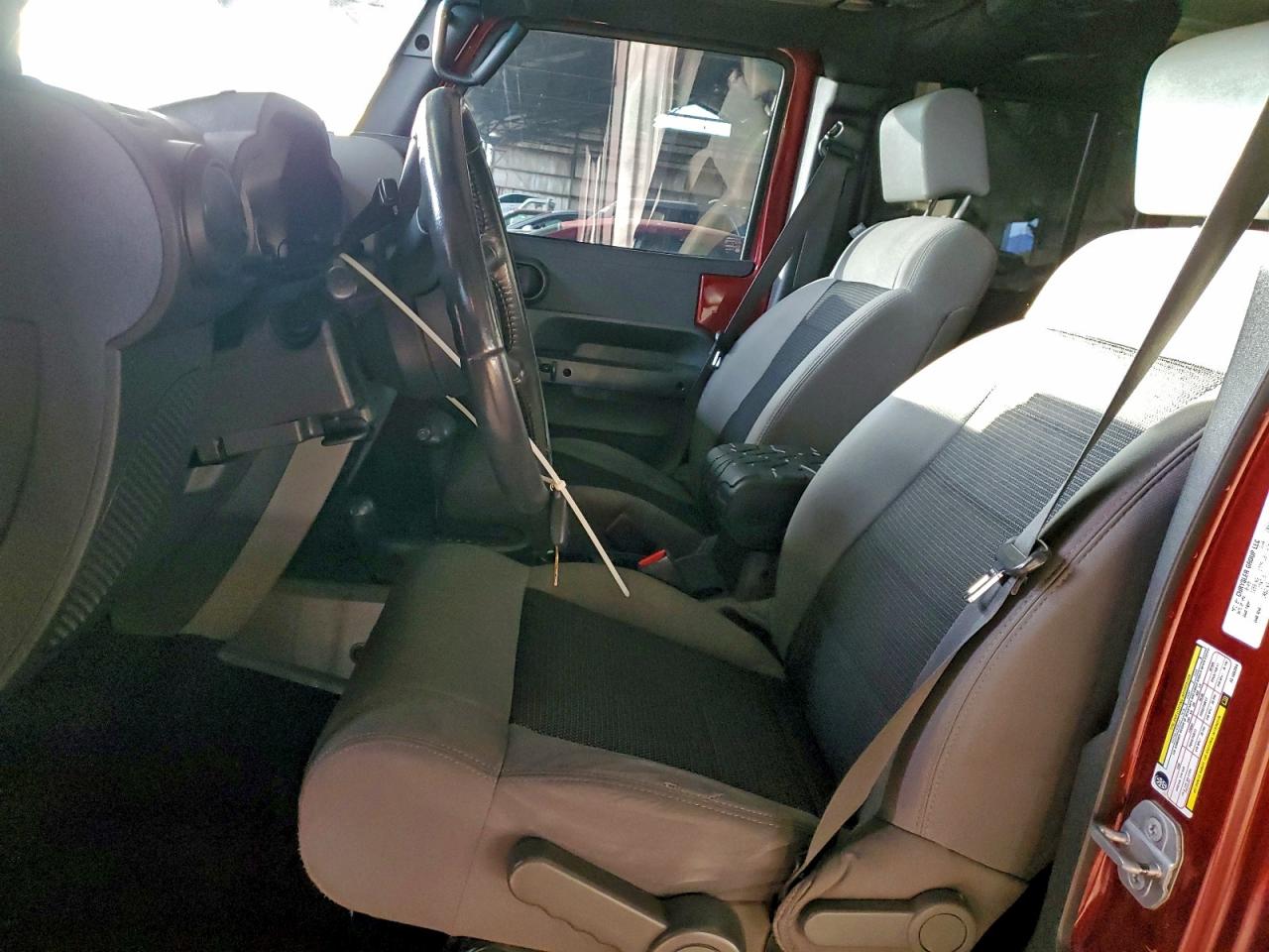 2010 Jeep Wrangler Unlimited Sport VIN: 1J4HA3H15AL106386 Lot: 94076105