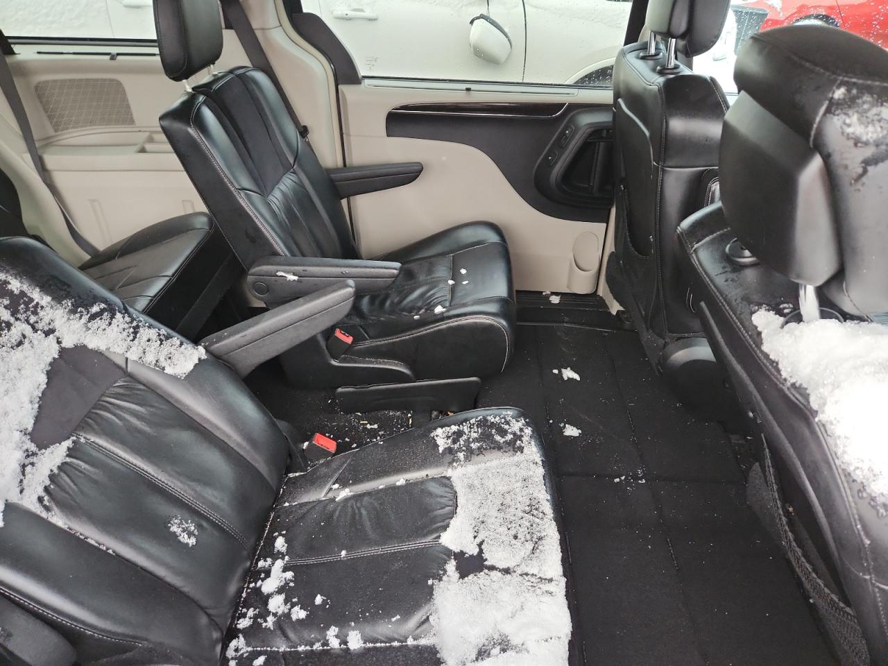 2015 Chrysler Town & Country Limited Platinum VIN: 2C4RC1GG9FR752589 Lot: 91835175