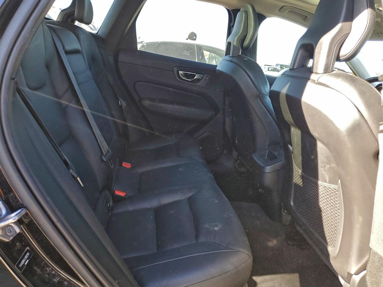 2018 Volvo Xc60 T5 Momentum VIN: YV4102RKXJ1022181 Lot: 92748705