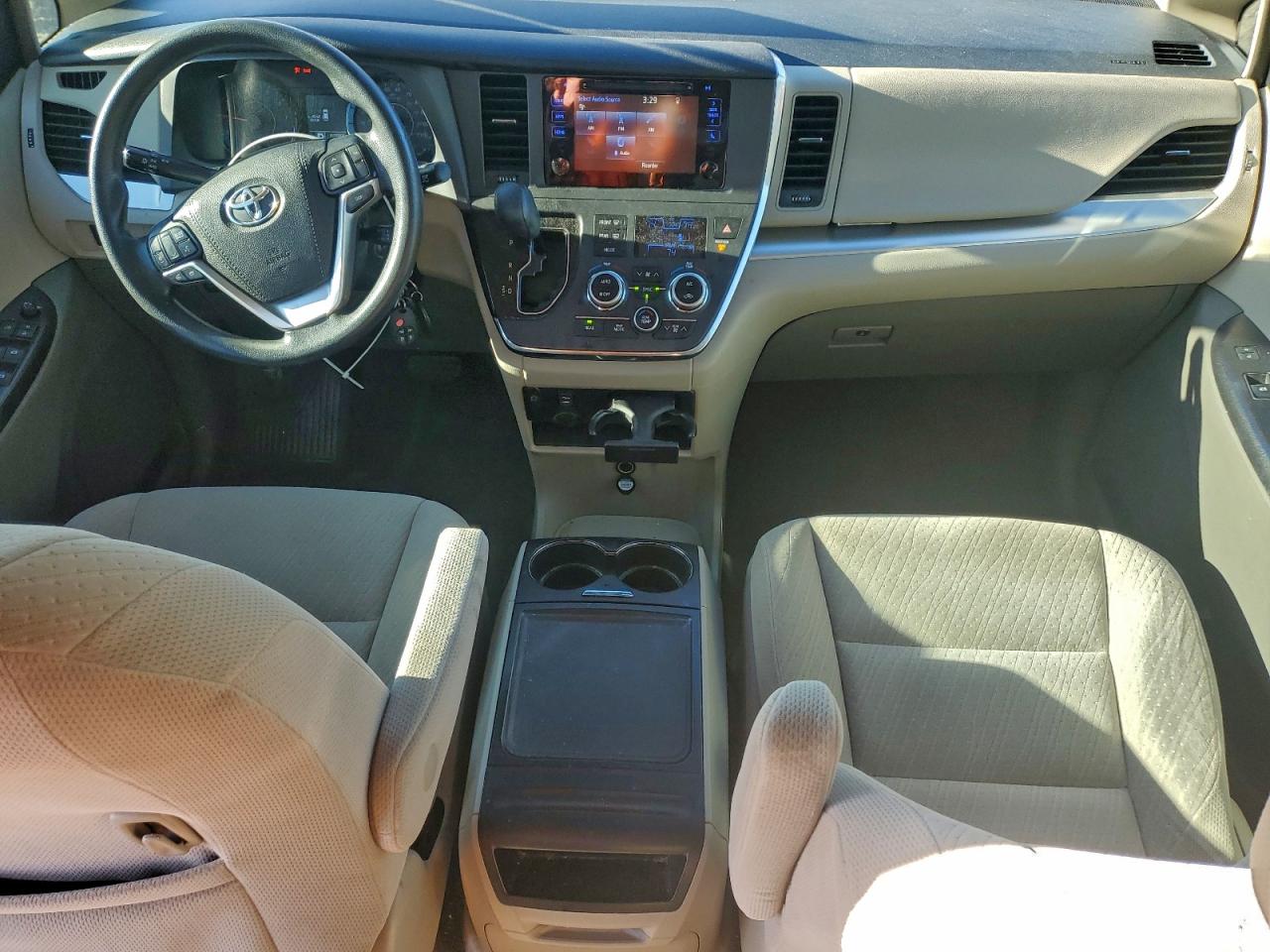 2017 Toyota Sienna Le VIN: 5TDKZ3DC2HS893432 Lot: 94507255