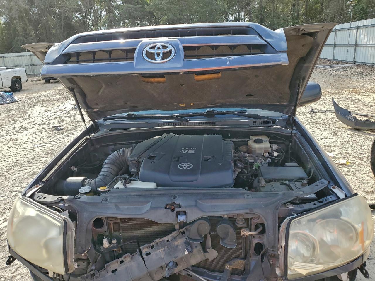 2004 Toyota 4Runner Sr5 VIN: JTEZU14R740019236 Lot: 94039305