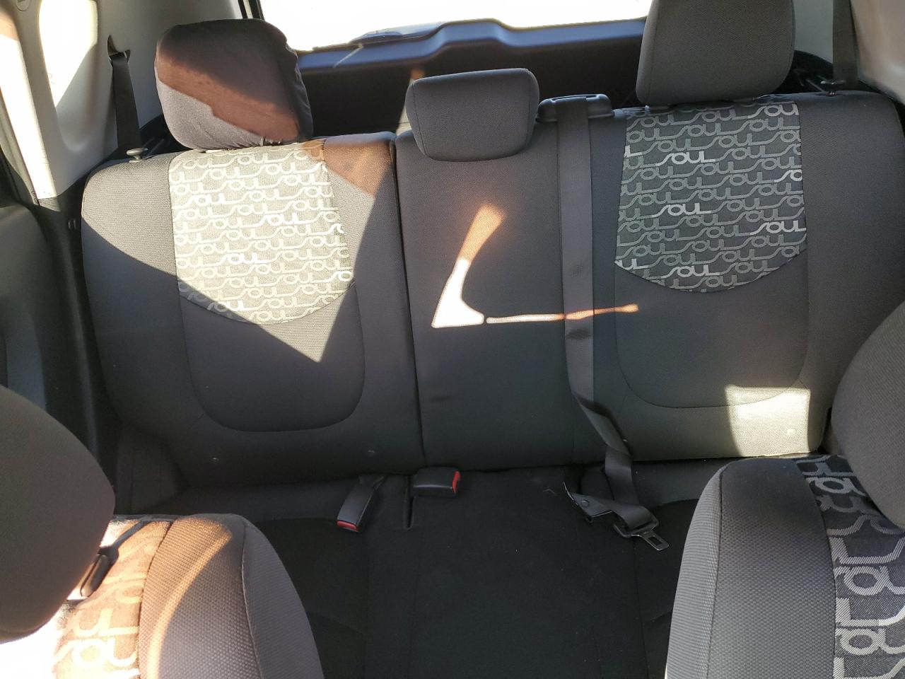 2011 Kia Soul + VIN: KNDJT2A27B7232869 Lot: 93515645