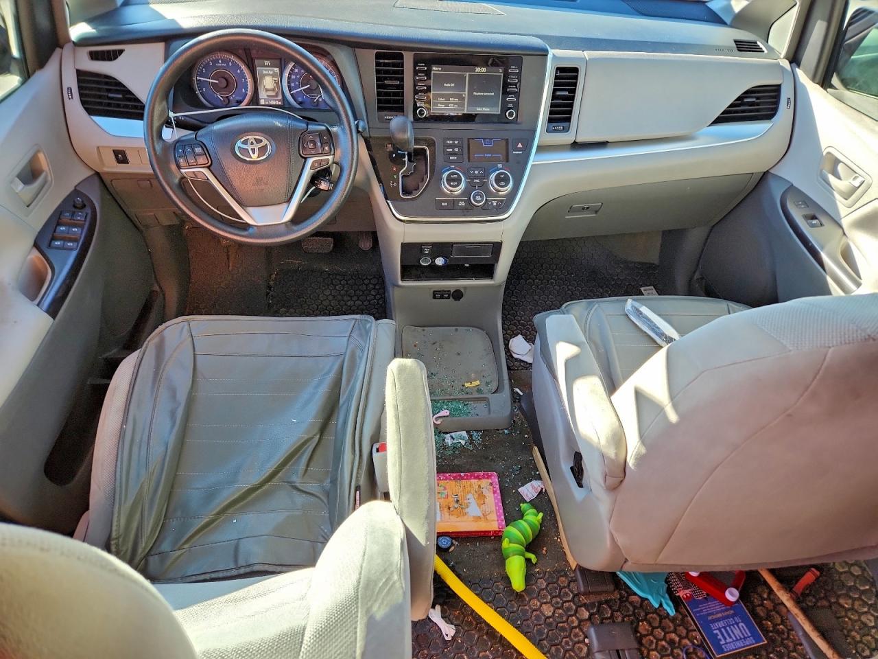 2018 Toyota Sienna L VIN: 5TDZZ3DC8JS901926 Lot: 93619575