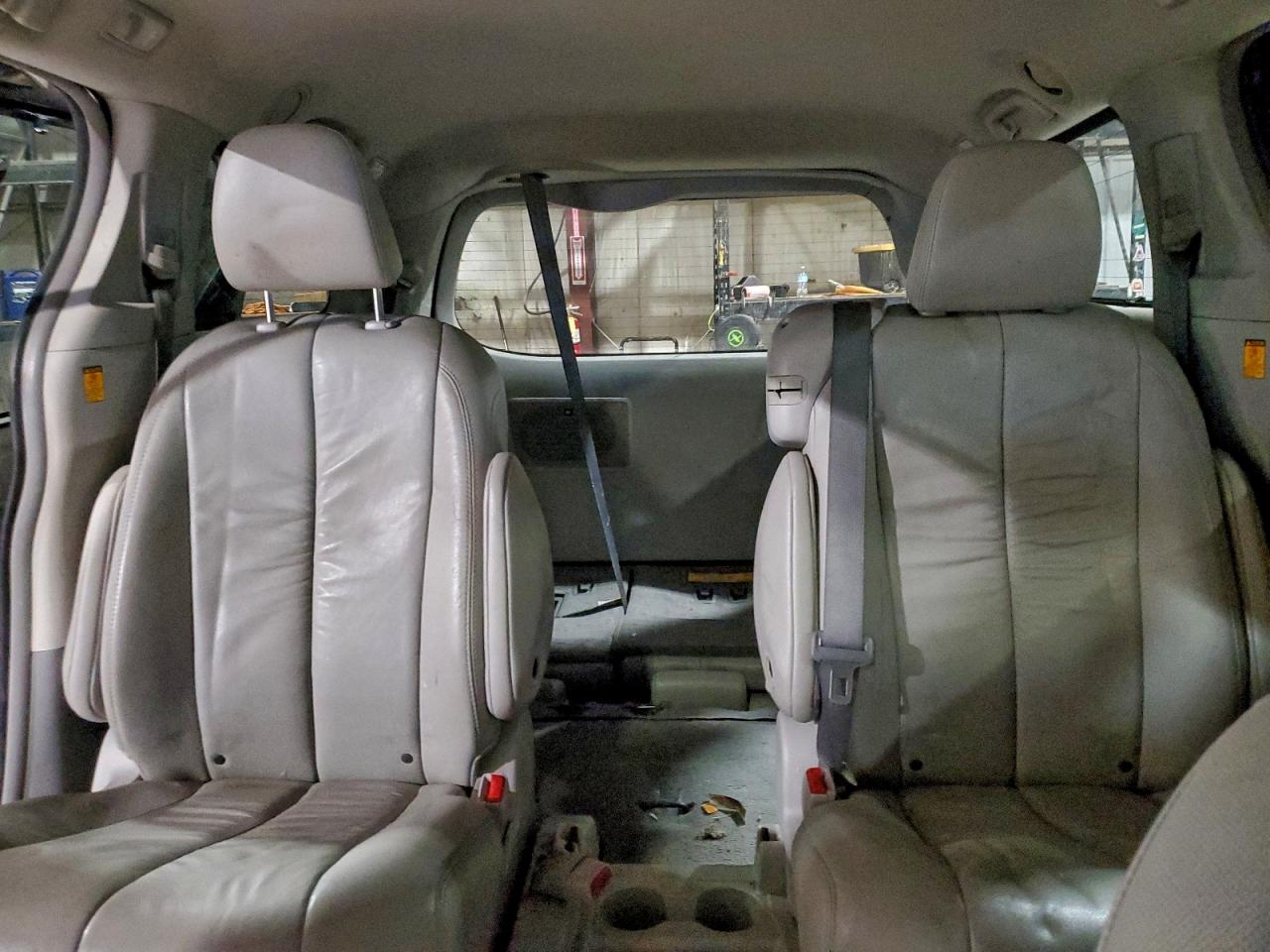 2011 Toyota Sienna Xle VIN: 5TDYK3DC7BS044354 Lot: 94197795