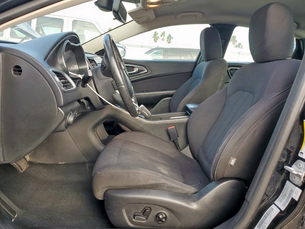 2015 Chrysler 200 Limited VIN: 1C3CCCAB4FN716664 Lot: 93084145