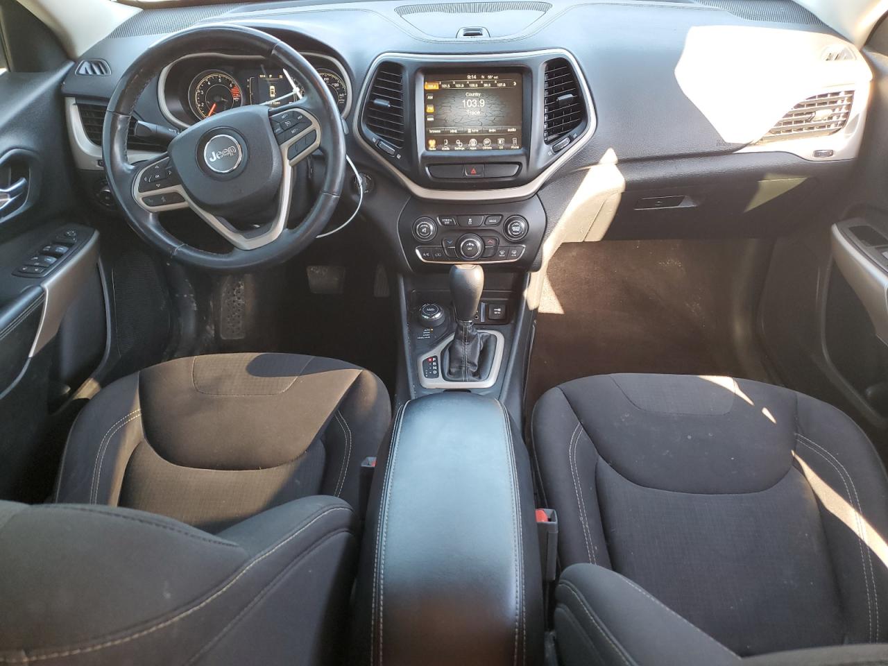 2017 Jeep Cherokee Latitude VIN: 1C4PJMCB8HW634701 Lot: 91271385