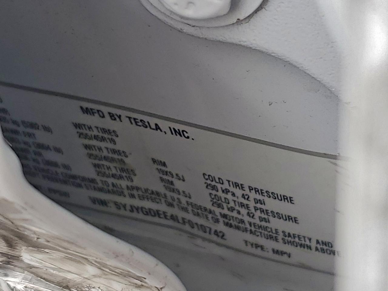 2020 Tesla Model Y VIN: 5YJYGDEE4LF010742 Lot: 93483095