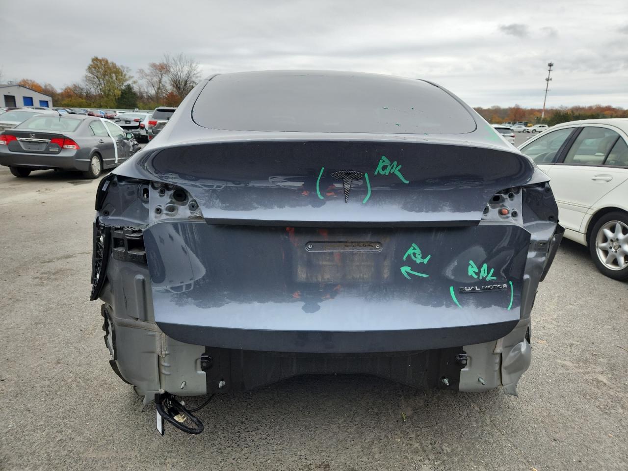 2023 Tesla Model Y VIN: 7SAYGDEE9PA210800 Lot: 90079995